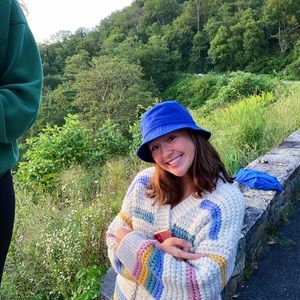 Meet your Posher, Julia